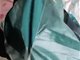 江苏邳州家长吐槽校服不保暖 拆开发现里面有薄膜